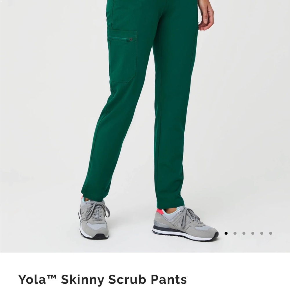 Yola FIGS skinny scrub pants